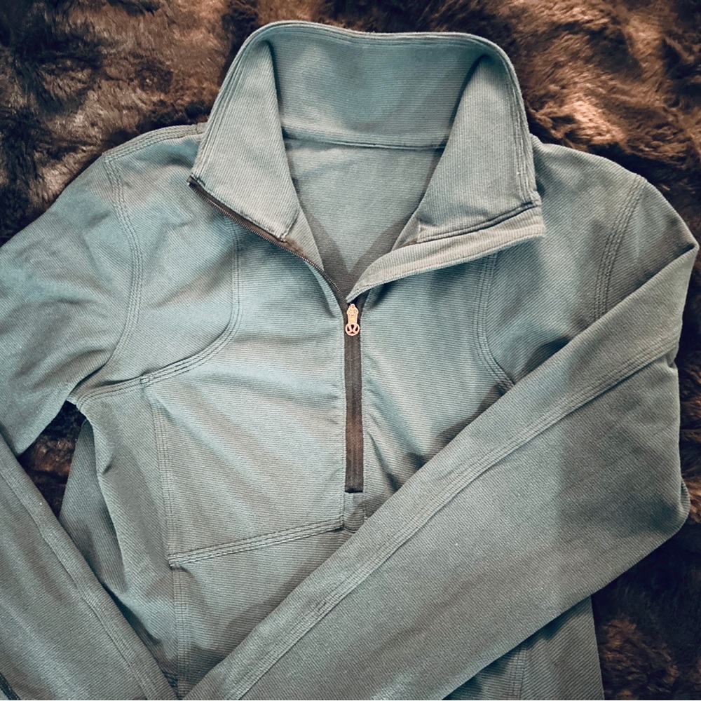 Lululemon Kanto Catch Me 1/2 zip. Teal. Size 8